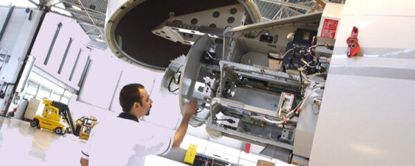 technicien en maintenance aéronautique